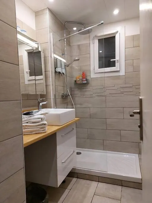 Appartement T3 Avec Balcon, Centre 15' A Pied Aix-en-Provence