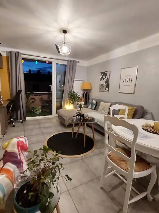 Appartement T3 Avec Balcon, Centre 15' A Pied Aix-en-Provence Apartment