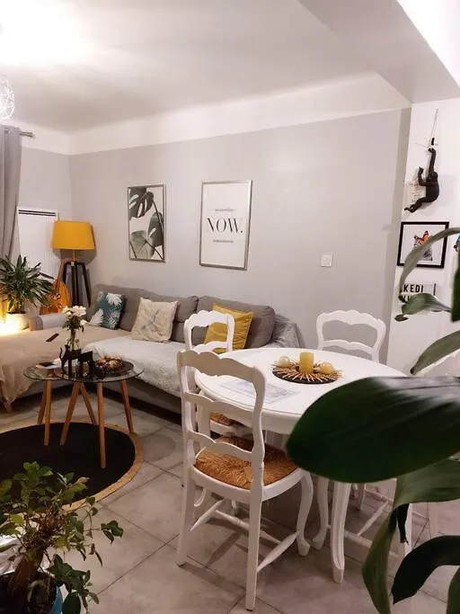 Appartement T3 Avec Balcon, Centre 15' A Pied Aix-en-Provence