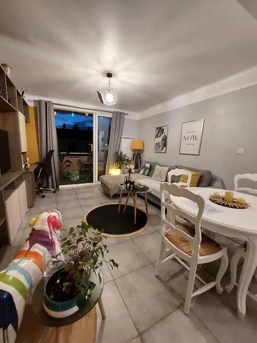 Appartement T3 Avec Balcon, Centre 15' A Pied Aix-en-Provence France